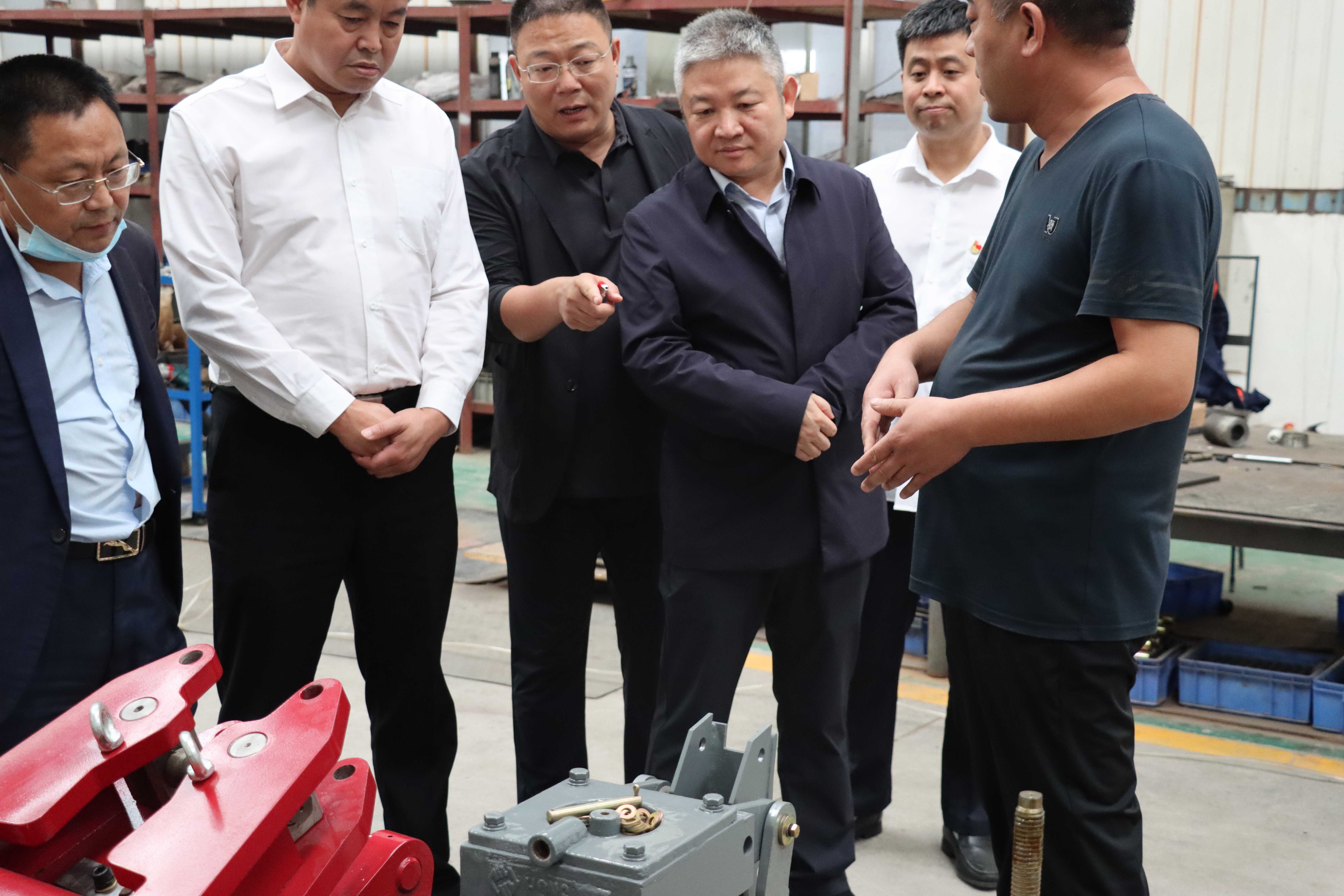 市县向导来公司视察事情